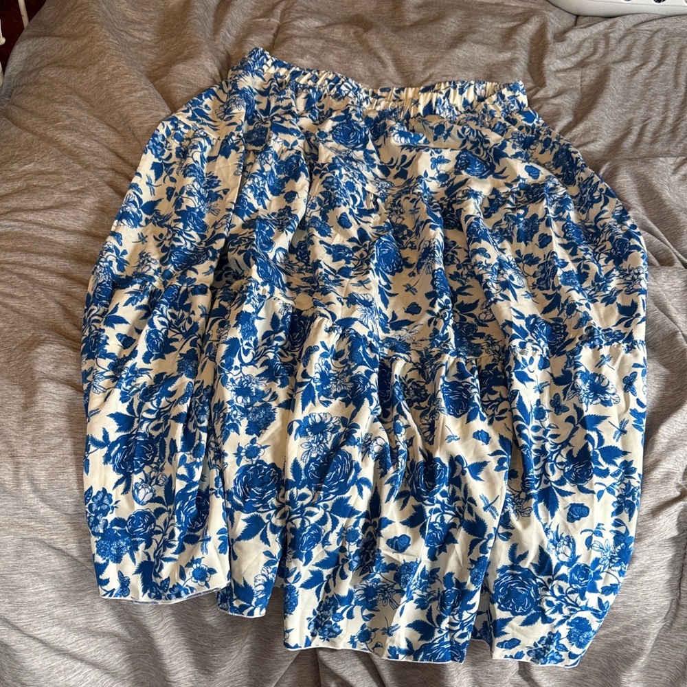 SHEIN Blue and Cream Floral A-Line Skirt